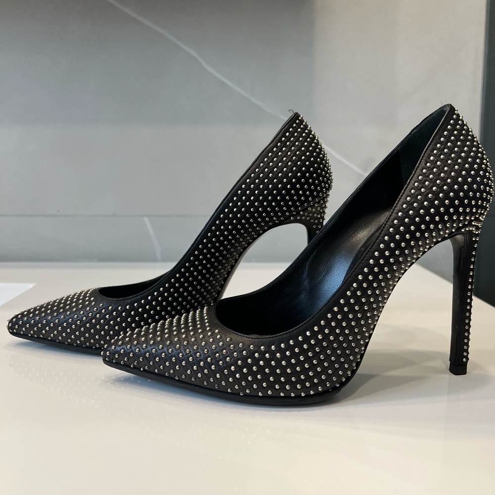 Studded Saint Laurent black pump 37.5